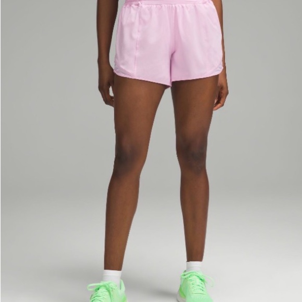 lululemon Hotty Hot High-Rise Lined
Short 4" Vitapink